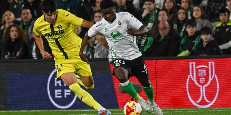 Racing Santander vs Villarreal có những vấn đề nơi hàng thủ
